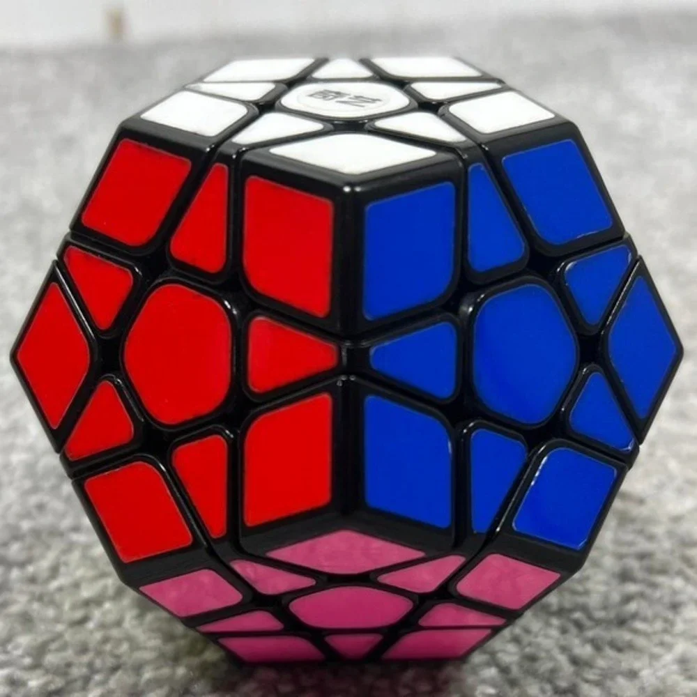 Megaminx puzzle 12-sided Dodecahedron Shaped Twisty Speed Cube Brain Teaser